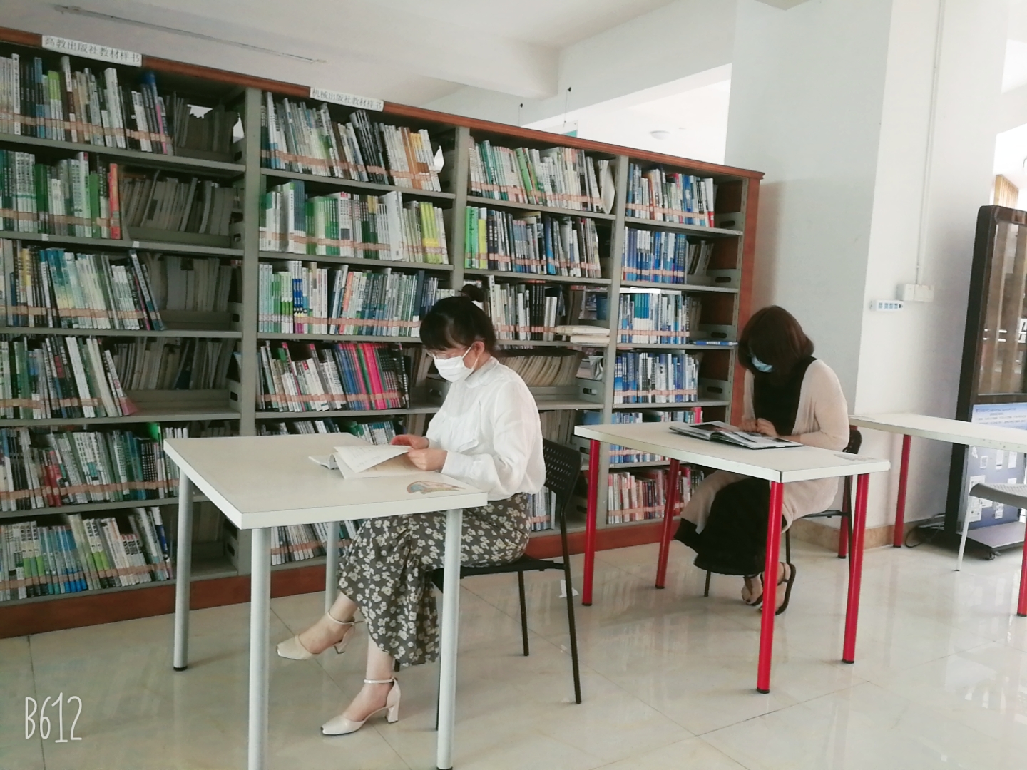 單人單桌1.jpg